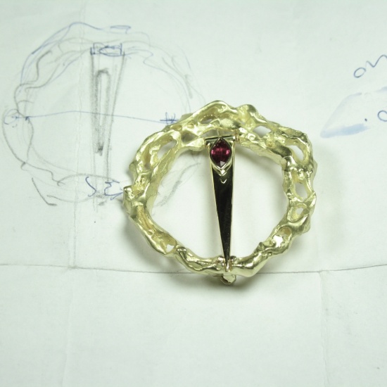 BROCHE-2
